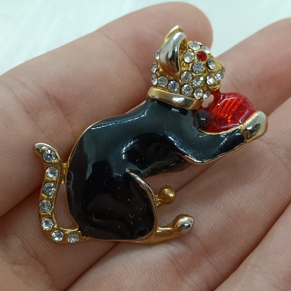 Elegant Black and Gold Panther Brooch